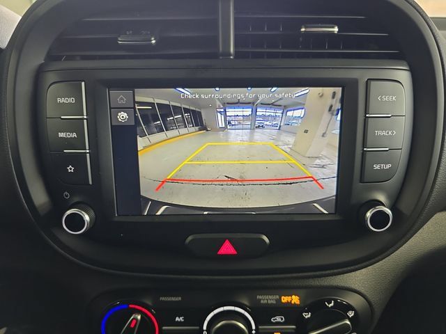 Used 2025 Kia Soul LX FWD image 16