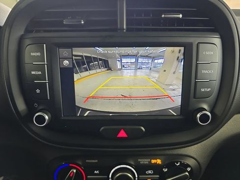 Certified 2025 Kia Soul LX image 16
