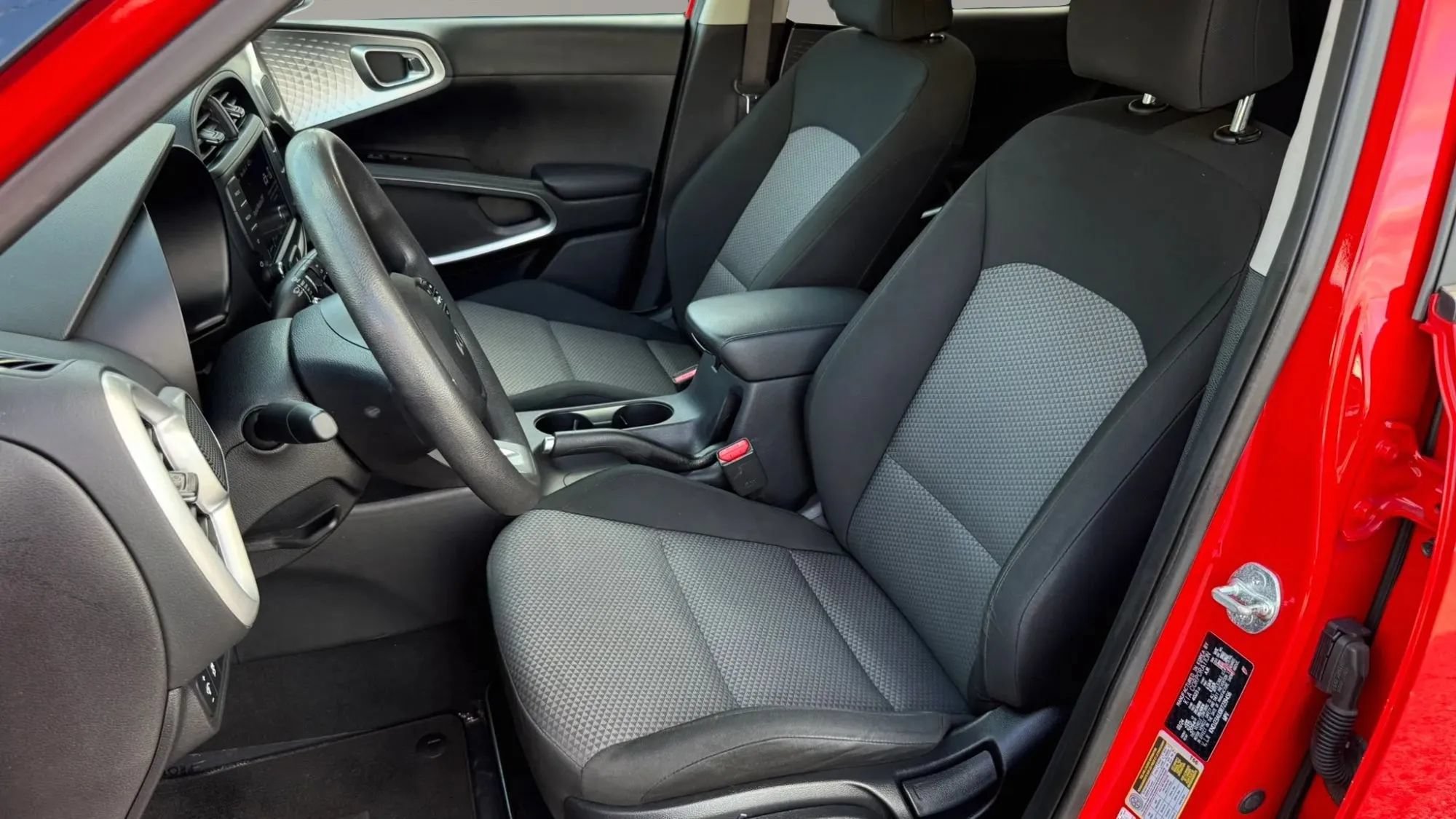 Used 2024 Kia Soul LX w/ LX Technology Package FWD image 13