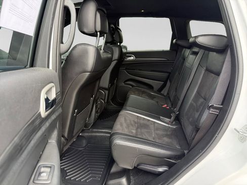 Used 2022 Jeep Grand Cherokee Laredo X RWD image 16