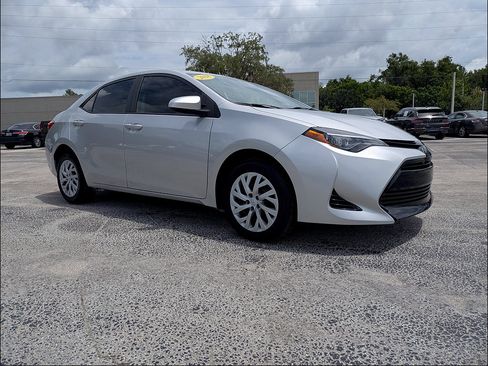 Used 2018 Toyota Corolla LE FWD image 14