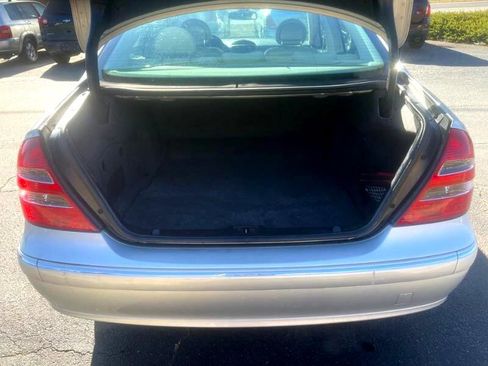 Used 2004 Mercedes-Benz E 320 4MATIC Sedan image 19