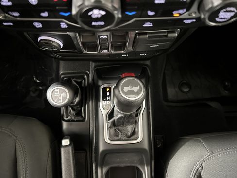 Used 2022 Jeep Wrangler Unlimited Sport AWD/4WD image 22