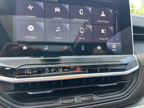 Certified 2022 Jeep Compass Trailhawk w/ Sun and Sound Group AWD/4WD image 38