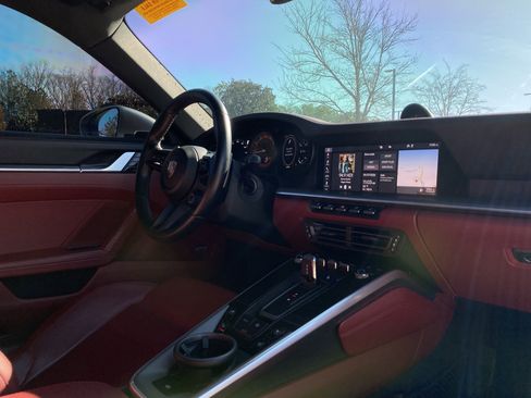 Used 2020 Porsche 911 Carrera S image 6