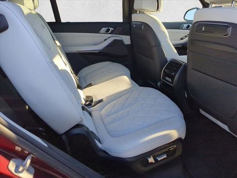 Used 2025 BMW X7 xDrive40i image 23