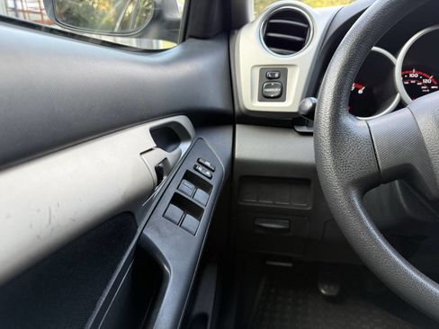 Used 2009 Toyota Matrix image 25