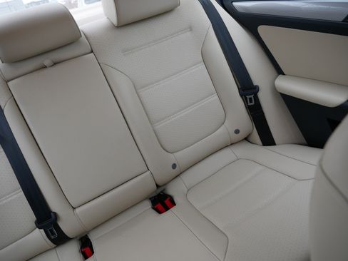 Used 2018 Volkswagen Jetta SE image 14