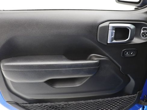 Used 2024 Jeep Wrangler Unlimited image 15