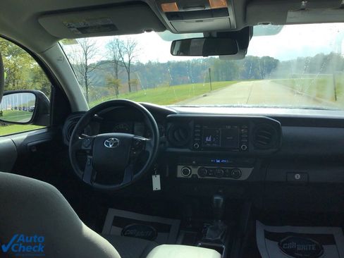 Used 2022 Toyota Tacoma SR image 17