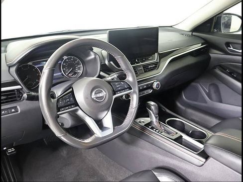 Used 2024 Nissan Altima 2.5 SR w/ SR Premium Package FWD image 6