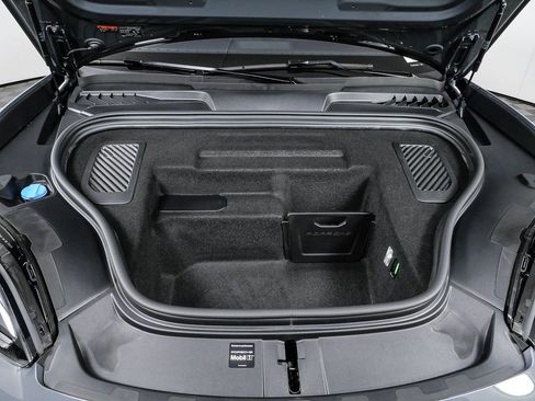 Used 2025 Porsche Macan Turbo Electric image 38