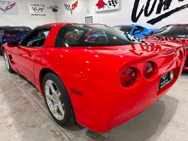 Used 2004 Chevrolet Corvette Coupe w/ Roof Package RWD image 3