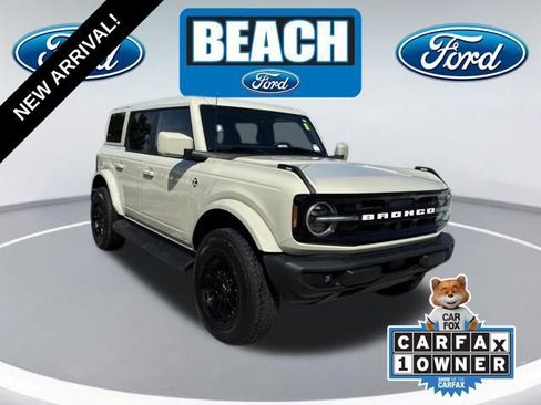 Used 2025 Ford Bronco Outer Banks AWD/4WD image 1