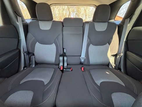 Used 2018 Jeep Cherokee Latitude image 17