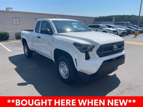 Used 2025 Toyota Tacoma SR w/ Towing Package RWD image 3
