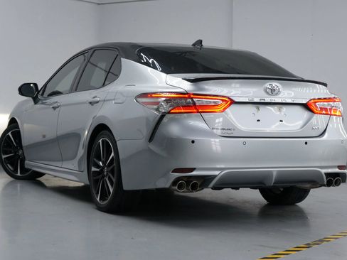 Used 2019 Toyota Camry XSE image 5