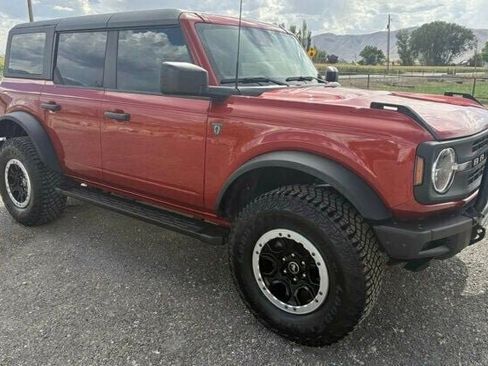 Used 2023 Ford Bronco 4-Door w/ Sasquatch Package AWD/4WD image 2