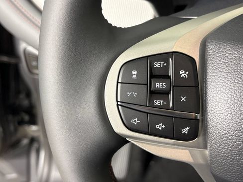 New 2026 Ford Explorer Active RWD image 18