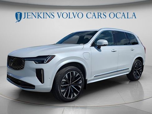 New 2026 Volvo XC90 T8 Plus w/ Protection Package Premier AWD/4WD image 8