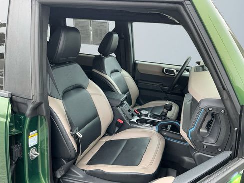 Used 2024 Ford Bronco Wildtrak image 16