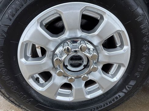 Used 2023 Ford F250 XLT image 32