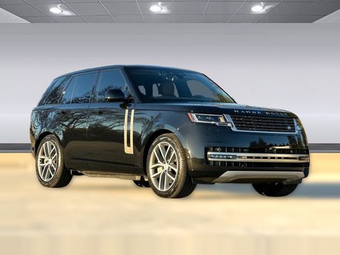 Used 2025 Land Rover Range Rover SE image 6
