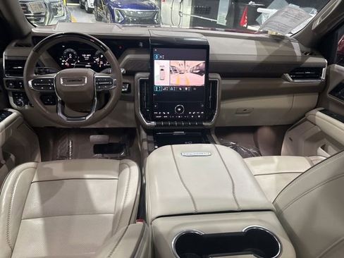 Used 2025 GMC Yukon XL Denali w/ Denali Reserve Package AWD/4WD image 32