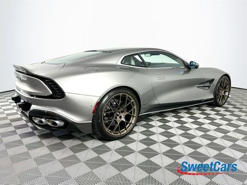 Used 2025 Aston Martin Vanquish image 7