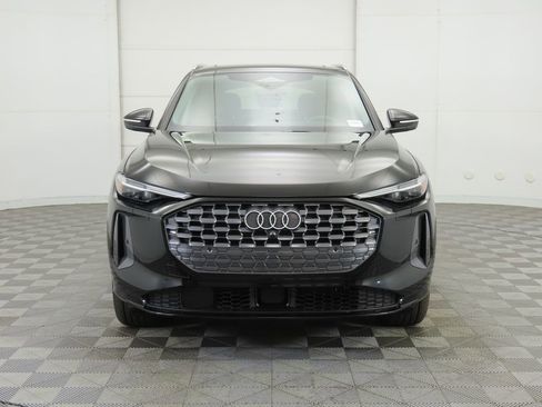 Used 2025 Audi Q5 Premium Plus w/ Premium Plus image 3