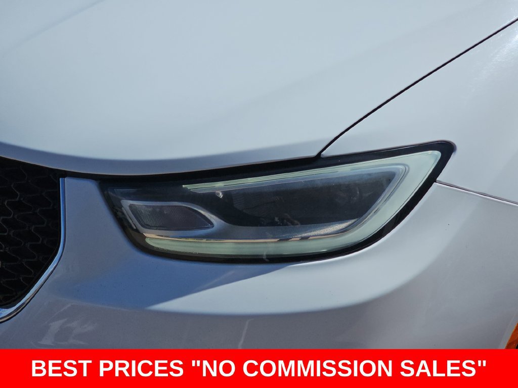 Used 2023 Chrysler Pacifica Limited FWD image 35