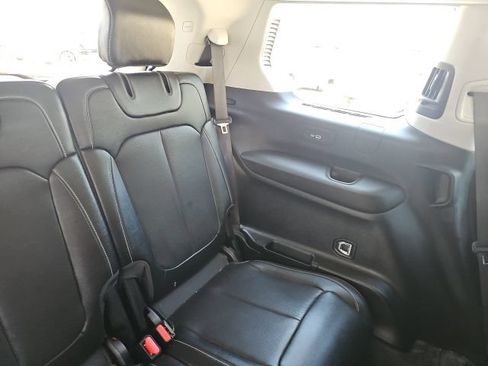 Used 2022 Jeep Grand Cherokee L Limited w/ Luxury Tech Group II AWD/4WD image 9