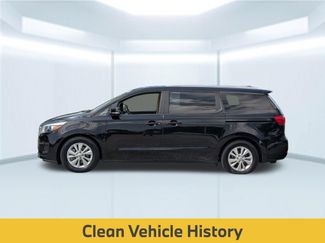 Used 2017 Kia Sedona LX w/ LX Essentials Premium Package FWD video 2
