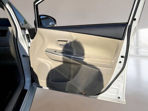 Used 2013 Toyota Prius V Three FWD image 27