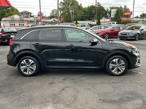 Used 2020 Kia Niro EX Premium w/ Cold Weather Package image 8