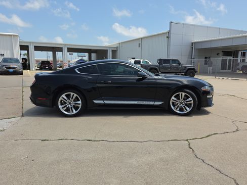 Used 2018 Ford Mustang Premium w/ Pony Package RWD image 4