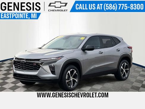 Used 2024 Chevrolet Trax RS image 1