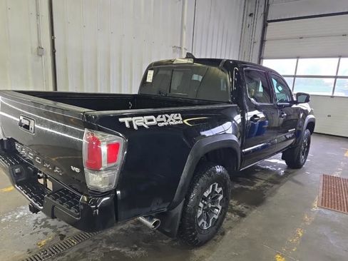 Used 2022 Toyota Tacoma TRD Off-Road w/ TRD Premium Off Road Package AWD/4WD image 4