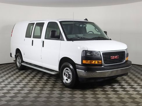 Used 2024 GMC Savana 2500 w/ Driver Convenience Package image 2