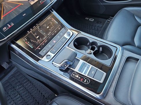 Used 2022 Audi Q8 Premium w/ Convenience Package image 18