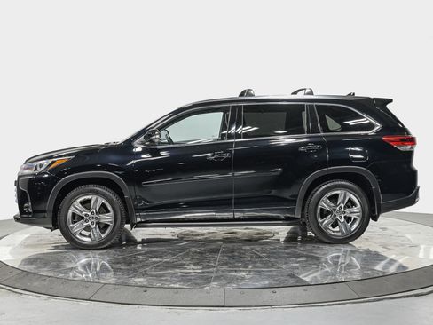 Used 2018 Toyota Highlander Limited image 2