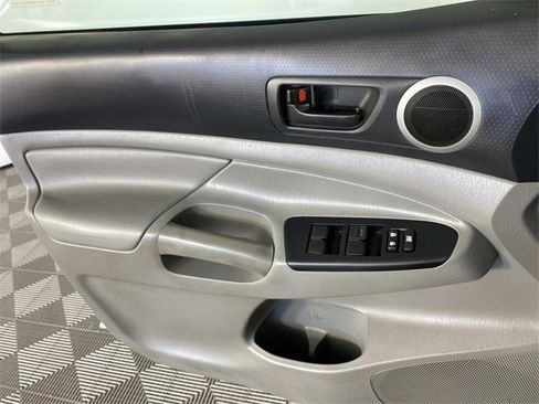 Used 2015 Toyota Tacoma 4x4 Double Cab w/ TRD Sport Package image 24