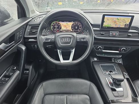 Used 2020 Audi Q5 e Premium Plus AWD/4WD image 17