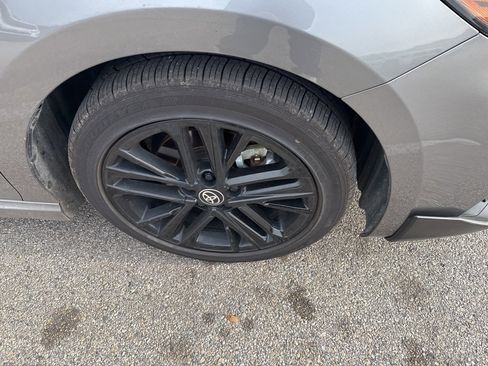 Used 2025 Toyota Camry SE image 11