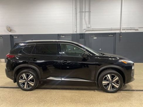 Certified 2023 Nissan Rogue SL w/ SL Premium Package AWD/4WD image 6