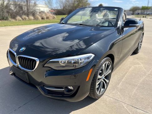 Used 2017 BMW 230i Convertible image 2