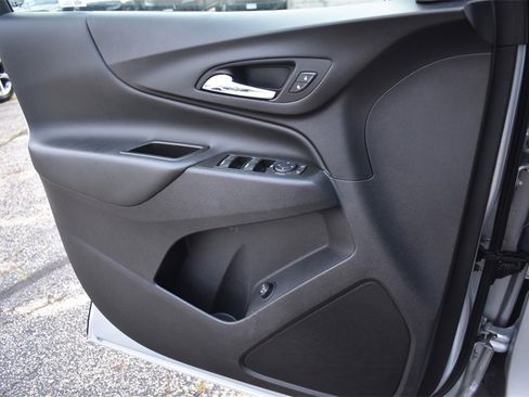 Used 2022 Chevrolet Equinox LT image 36