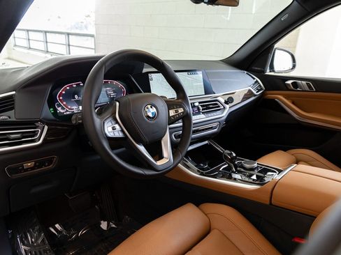 Used 2023 BMW X5 xDrive40i w/ Premium Package image 15