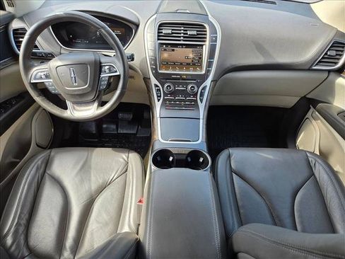 Used 2019 Lincoln Nautilus Select w/ Cargo Utility Package FWD image 17