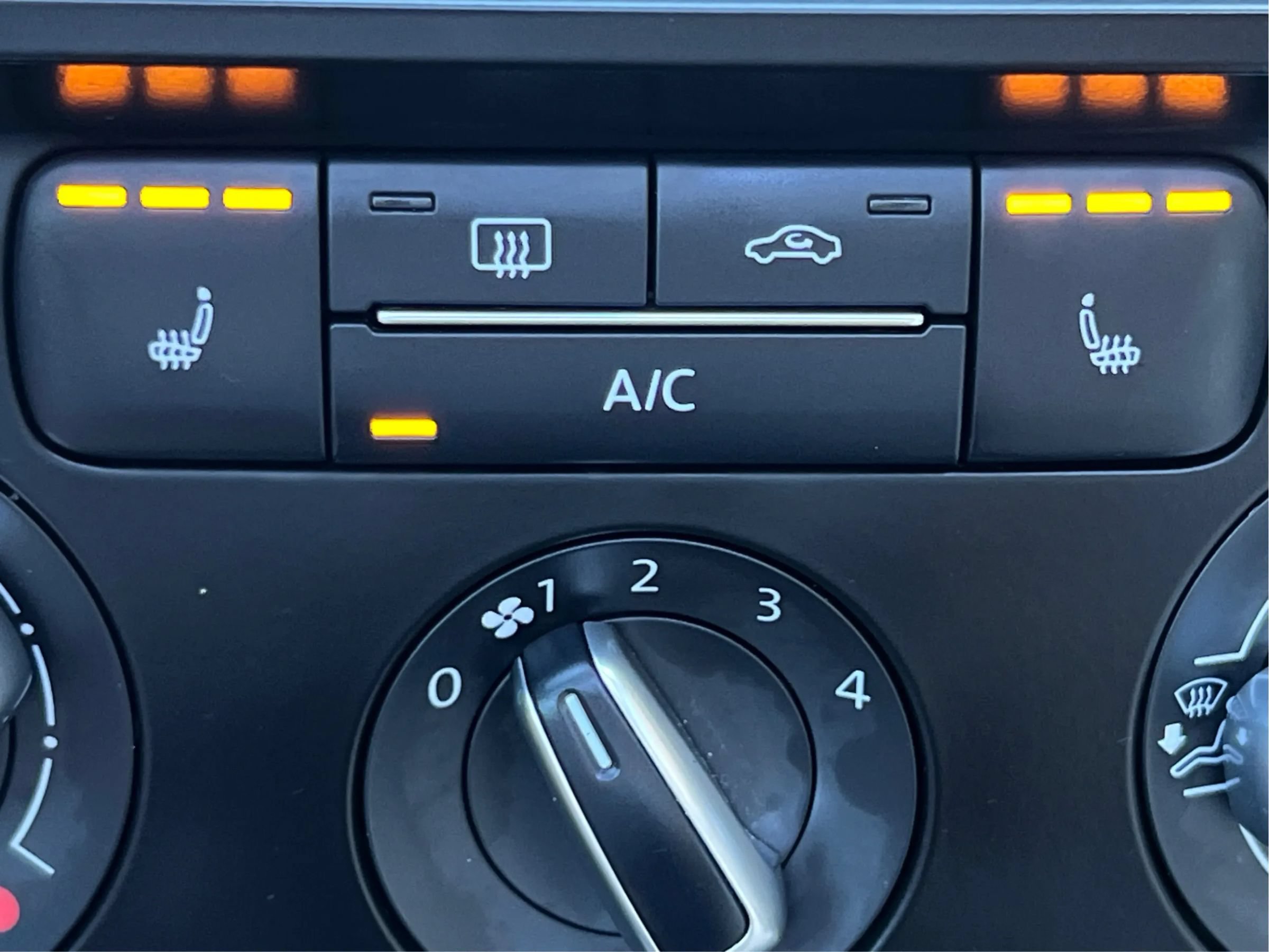 Used 2017 Volkswagen Jetta SE FWD image 21